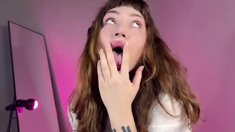 Snapshot of lovelorn_ chatting on February 2025 02:53:01 AM Elsa online show from February 2025 02:53:01 AM