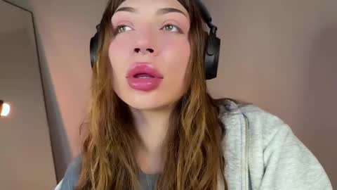 Snapshot of lovelorn_ chatting on March 2025 04:30:02 AM Elsa online show from March 2025 04:30:02 AM