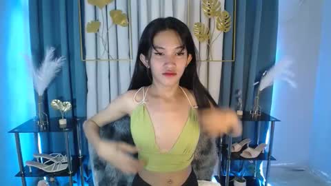 Snapshot of lovely_bellax chatting on April 2026 10:15:02 PM BELLA online show from April 2026 10:15:02 PM