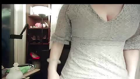 DANA KIM online show from November 2025 08:03:02 AM