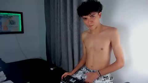 Salo online show from April 2026 07:58:02 PM