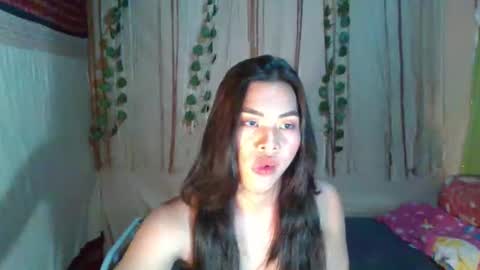 lovely_krizzy online show from November 2025 11:22:01 AM
