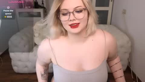 lovely_leilla online show from March 2025 04:07:01 AM