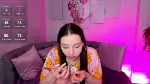 Snapshot of lovely_poppy chatting on January 2025 04:52:02 AM Lolly online show from January 2025 04:52:02 AM