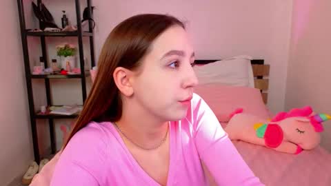 Snapshot of lovely_poppy chatting on September 2025 01:40:01 AM Lolly online show from September 2025 01:40:01 AM