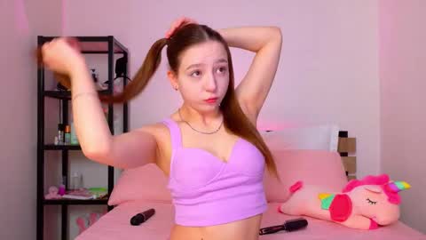 Snapshot of lovely_poppy chatting on October 2025 01:31:02 AM Lolly online show from October 2025 01:31:02 AM