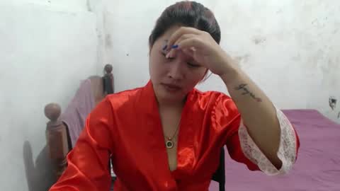 Snapshot of lovely_singlemom chatting on April 2026 02:17:01 AM ask me dear online show from April 2026 02:17:01 AM