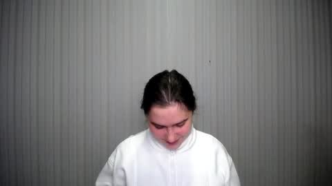 Snapshot of lovelyangel_xx chatting on December 2024 03:06:01 PM lovelyangel_xx online show from December 2024 03:06:01 PM