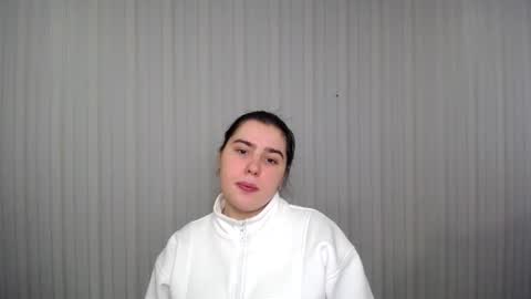 Snapshot of lovelyangel_xx chatting on December 2024 11:39:02 AM lovelyangel_xx online show from December 2024 11:39:02 AM