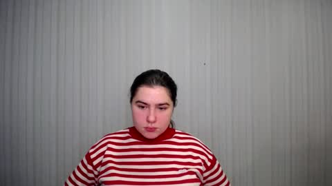 Snapshot of lovelyangel_xx chatting on December 2024 08:31:02 AM lovelyangel_xx online show from December 2024 08:31:02 AM