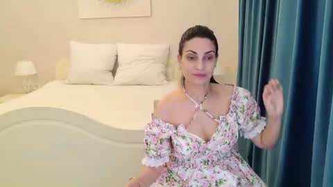 Snapshot of lovelybeatricee chatting on July 2026 12:20:01 PM Beatrice online show from July 2026 12:20:01 PM