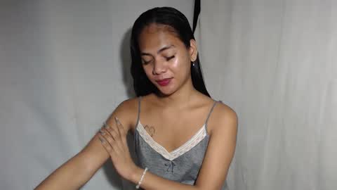 Snapshot of lovelycarmilla chatting on February 2026 02:32:01 PM Carnilla online show from February 2026 02:32:01 PM