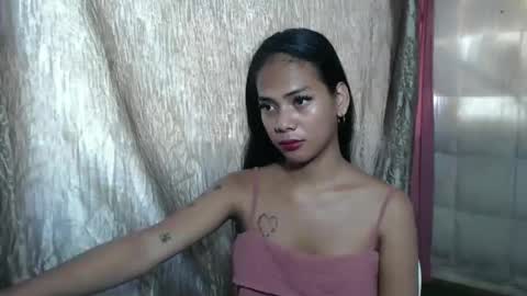 Snapshot of lovelycarmilla chatting on April 2026 08:28:02 AM Carnilla online show from April 2026 08:28:02 AM