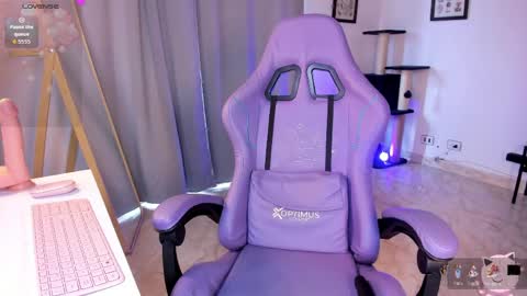 Snapshot of lovelyemma__ chatting on April 2026 08:34:02 PM online show from April 2026 08:34:02 PM