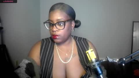 Lovely Enigma online show from February 2026 04:00:02 AM