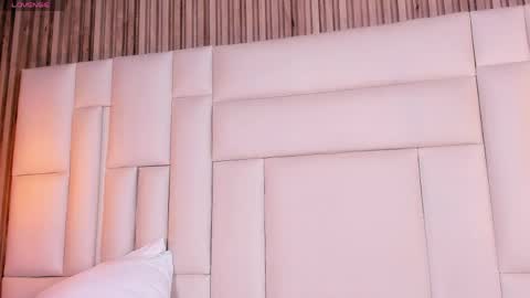 Lovely online show from April 2026 09:39:33 PM