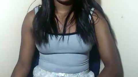 lovelylarra online show from January 2026 07:13:01 AM