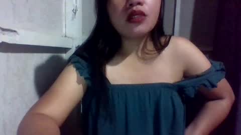 lovelymocha27s online show from November 2025 06:12:01 PM