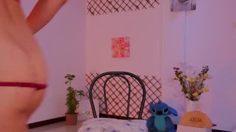 Snapshot of lovelymoon_ chatting on May 2026 05:14:02 AM lovelymoon_ online show from May 2026 05:14:02 AM
