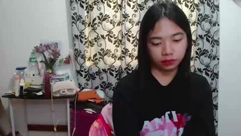 Snapshot of lovelypetitebigcock chatting on January 2026 05:23:01 AM lovelypetitebigcock online show from January 2026 05:23:01 AM