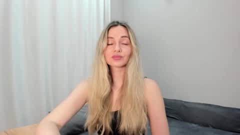 Snapshot of lovelyrose135 chatting on February 2026 04:07:02 PM Lovely Rose online show from February 2026 04:07:02 PM