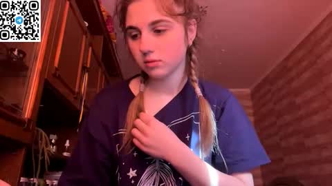 Snapshot of lovelysilk_63 chatting on March 2026 08:18:02 AM ELA online show from March 2026 08:18:02 AM
