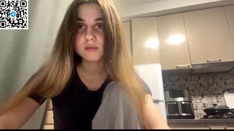 Snapshot of lovelysilk_63 chatting on June 2026 06:52:01 PM ELA online show from June 2026 06:52:01 PM