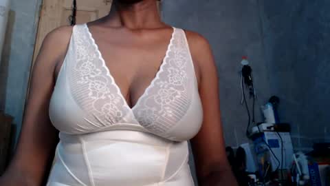 Snapshot of lovelythighs54 chatting on July 2026 11:17:02 AM miss fancy louis online show from July 2026 11:17:02 AM
