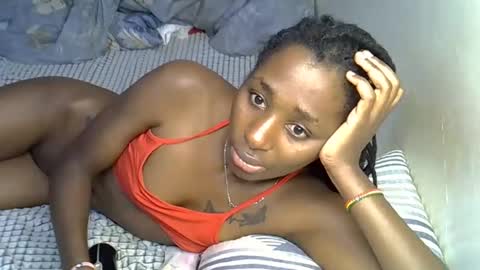 Snapshot of lovelytin chatting on November 2025 08:19:02 PM lovelytin online show from November 2025 08:19:02 PM