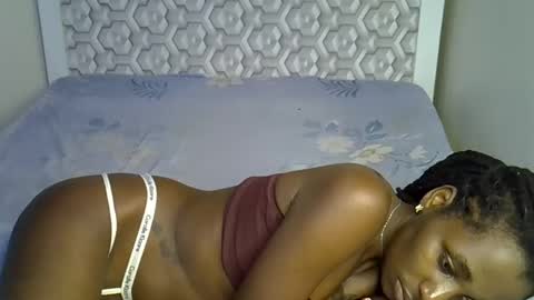 Snapshot of lovelytin chatting on December 2025 07:00:01 PM lovelytin online show from December 2025 07:00:01 PM