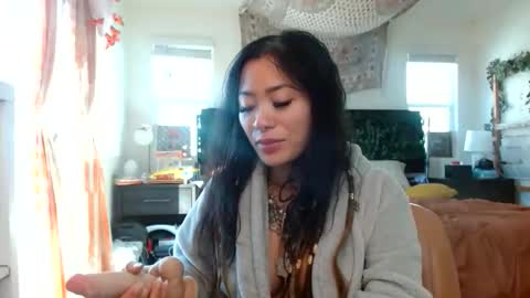 lovelyxmacii online show from November 2025 03:55:02 PM
