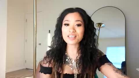 lovelyxmacii online show from March 2026 01:30:01 AM