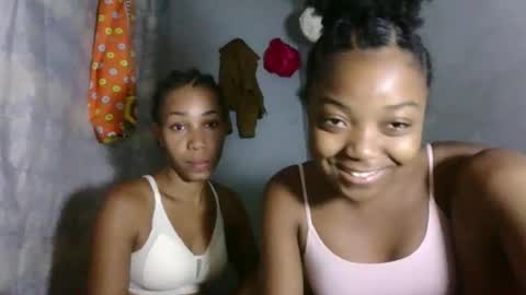 lovemarie08 online show from April 2026 05:17:01 PM