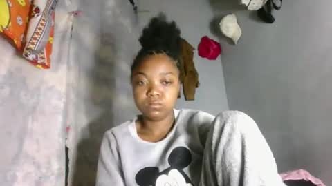 lovemarie08 online show from April 2026 12:49:02 AM