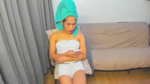 Snapshot of lovemarie19x chatting on February 2026 06:09:01 AM pauleen online show from February 2026 06:09:01 AM