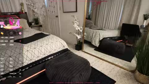 Scarlett online show from February 2025 01:55:02 PM