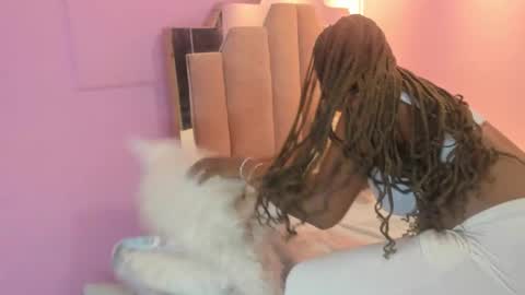 Snapshot of lovequeen02 chatting on November 2025 12:05:02 PM L O V E online show from November 2025 12:05:02 PM