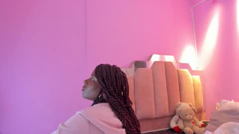 Snapshot of lovequeen02 chatting on November 2025 11:58:01 AM L O V E online show from November 2025 11:58:01 AM