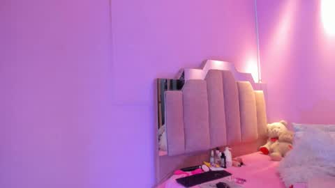 Snapshot of lovequeen02 chatting on December 2025 12:03:02 PM L O V E online show from December 2025 12:03:02 PM