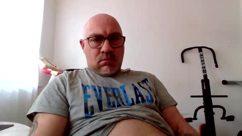 Snapshot of lover010983 chatting on March 2025 08:52:01 AM lover010983 online show from March 2025 08:52:01 AM