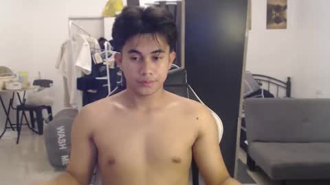 Snapshot of loverboyph04 chatting on September 2025 05:40:01 AM loverboyph04 online show from September 2025 05:40:01 AM