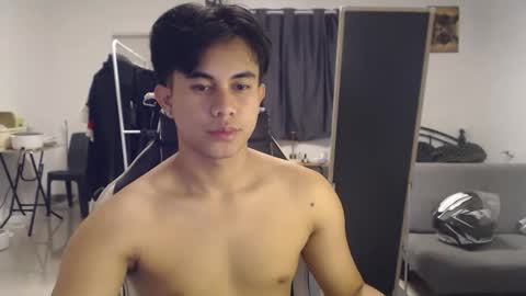 Snapshot of loverboyph04 chatting on September 2025 06:15:02 AM loverboyph04 online show from September 2025 06:15:02 AM