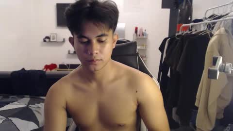 Snapshot of loverboyph04 chatting on September 2025 02:11:02 PM loverboyph04 online show from September 2025 02:11:02 PM