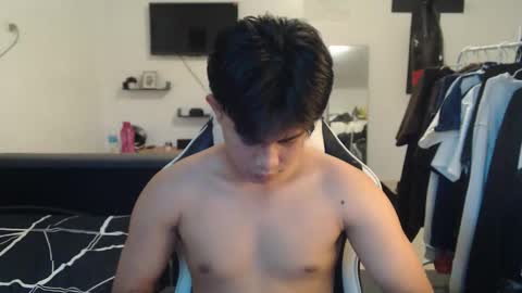 Snapshot of loverboyph04 chatting on November 2025 04:12:01 AM loverboyph04 online show from November 2025 04:12:01 AM