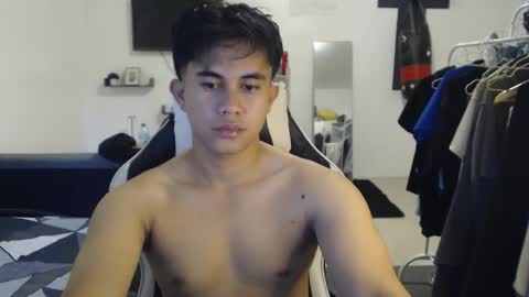 Snapshot of loverboyph04 chatting on November 2025 07:00:02 AM loverboyph04 online show from November 2025 07:00:02 AM