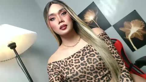 Snapshot of lovers_moon22 chatting on November 2025 02:28:02 PM lovers moon22 online show from November 2025 02:28:02 PM