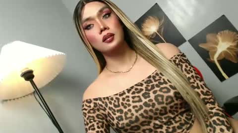 Snapshot of lovers_moon22 chatting on December 2025 12:10:01 PM lovers moon22 online show from December 2025 12:10:01 PM