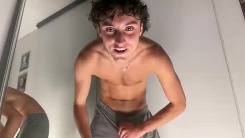 Snapshot of loves_leo chatting on March 2026 03:11:02 AM Leo Loves online show from March 2026 03:11:02 AM