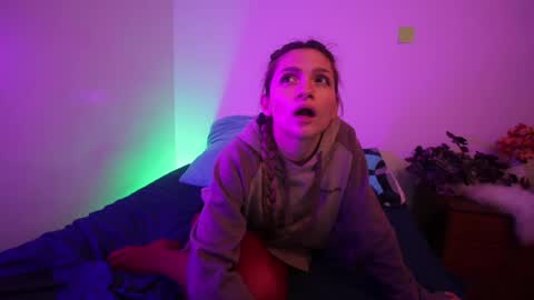 Snapshot of loveskingdom chatting on October 2025 04:38:01 AM LovesKingdom online show from October 2025 04:38:01 AM