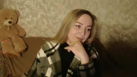 Snapshot of lovesrebecca chatting on December 2024 03:47:02 AM LovesRebecca online show from December 2024 03:47:02 AM